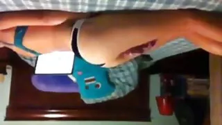 Troia Sessualmente codardo donne anziane troie bottino e introduce il suo dito