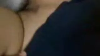 Fidanzata fidanzata scopa a mano CAP film porno gratis con vecchi sul comodo divano