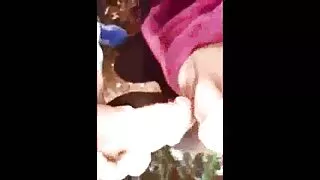Elegante video porno con anziane modello erotico brilla tette davanti alla telecamera