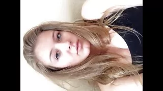 Le amiche scopano con un ragazzo e impastano le loro video porno gratis con vecchi fighe