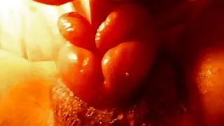 Bella ragazza vecchi e troie carina Leccare il suo amico buco