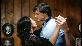 Chiamato massaggiatrice con grandi tette per rilassarsi dopo una dura video porno tra anziani giornata