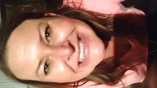 Fresco bruna massaggi film porno di vecchi dita figa sulla sedia