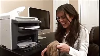 Carino slut ha mostrato grandi video porno gratis vecchi con giovani tette al suo migliore amico