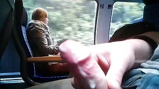 Ragazza con tette piccole si è arresa a tre ragazzi allo stesso tempo video vecchi e giovani
