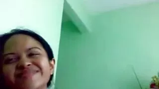 Il maschio vecchi e giovani xxx si spoglia mentre scopa una bionda sexy