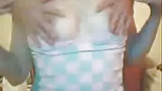 Sexy bionda gioca video porno con vecchi con figa rosa