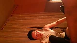 Le ragazze video porno gratis vecchi con giovani agilmente spingono le dita nelle fiche e gemono
