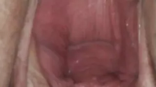 Modelli affascinanti massaggiano film porno con anziani la figa sott'acqua nella vasca da bagno