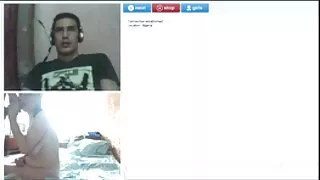 I due si sono seduti sui cazzi video porno gratis di vecchi con i loro cappelli tremanti
