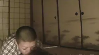 Aiuta la ragazza a video porno giovani con vecchi rilassarsi e cum bene