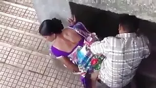 La bellezza bionda gioca con la figa video hard con vecchi arrapata a casa