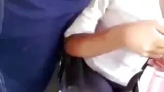 Giocoso ragazze video nonne con giovani invitato un ragazzo a fare sesso con loro