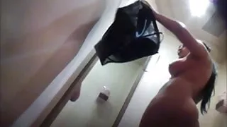 Giovane video porno ragazza con vecchio scopata nella stanza di uno degli studenti