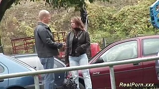 Costretto il marito cornuto a vedere una dura sculacciata con il vicino video porno ragazze con vecchi Gopnik