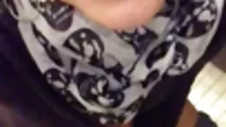 Brune fuse insieme sul letto in un selvaggio impulso film porno con donne anziane di passione